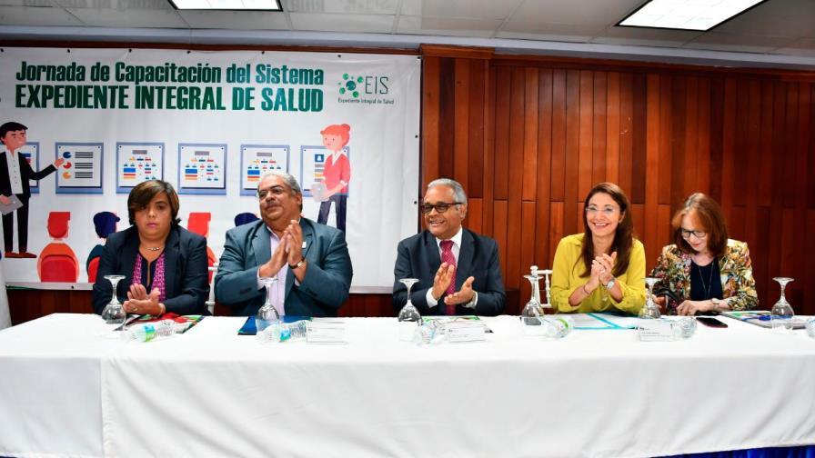 Ministerio de Salud entregó nuevas guías para la atención obstétrica y neonatal  