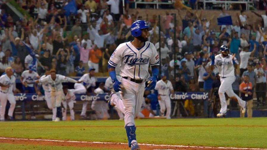 Un Licey épico deja al Escogido en el terreno y sube a la segunda posición Un Licey épico deja al Escogido en el terreno y sube a la segunda posición