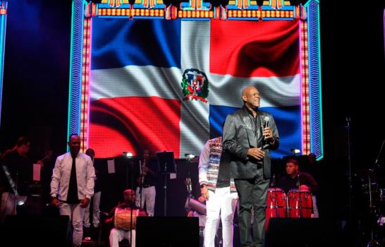Johnny Ventura revienta el Coliseo de Puerto Rico con un gran fiestón merenguero