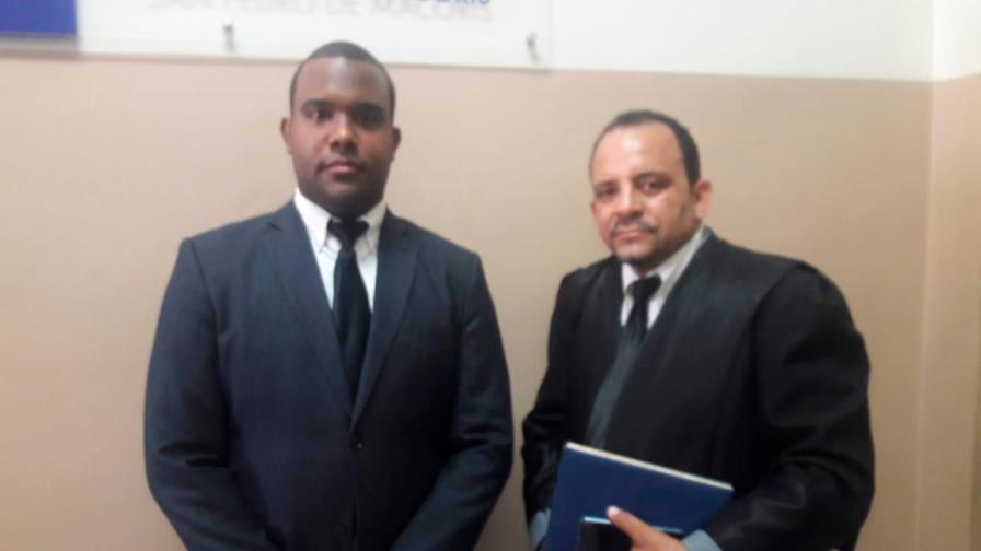 Abogados someten querella por corrupción contra alcalde de San Pedro de Macorís Abogados someten querella por corrupción contra alcalde de San Pedro de Macorís