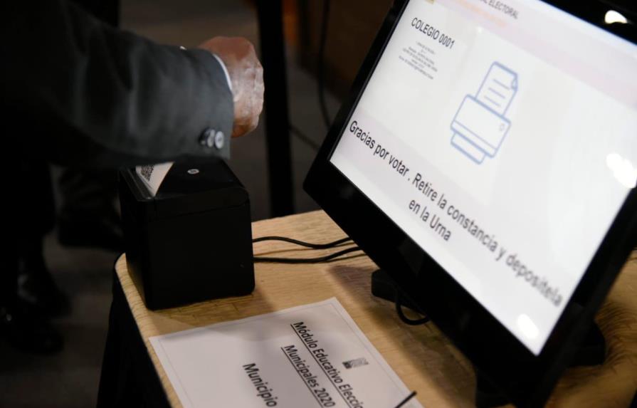 JCE enumera ventajas del voto automatizado y desventajas del voto manual
