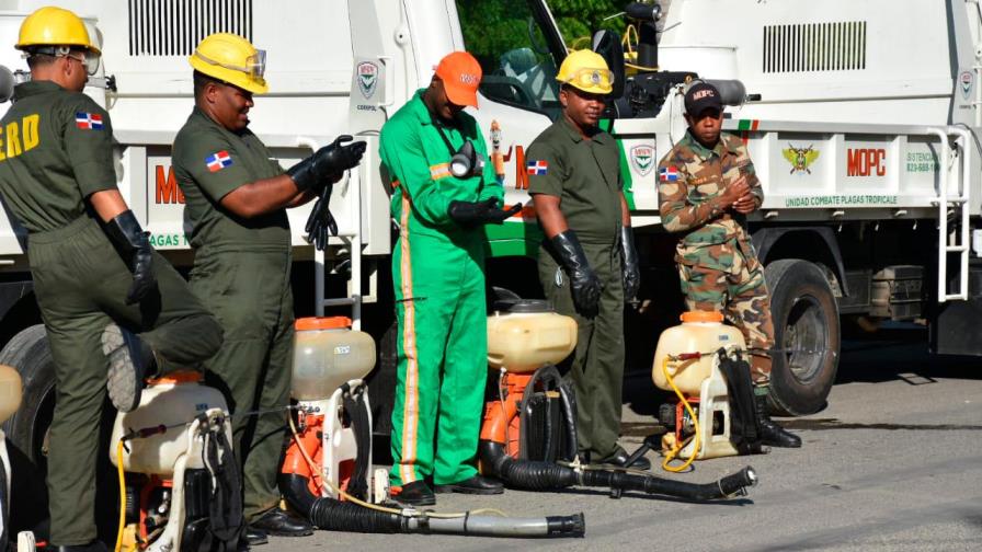 Mosquitos arrasan con los habitantes de Montecristi