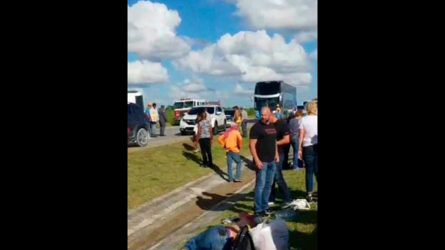 At least six injured tourists were transferred to Santo Domingo