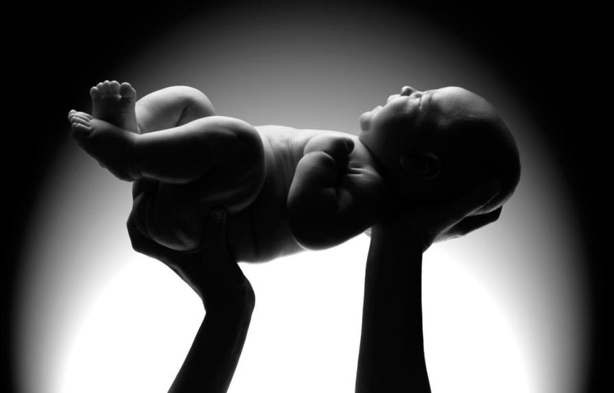 Disyuntiva legal: joven de 18 años puede morir si no se le interrumpe embarazo 