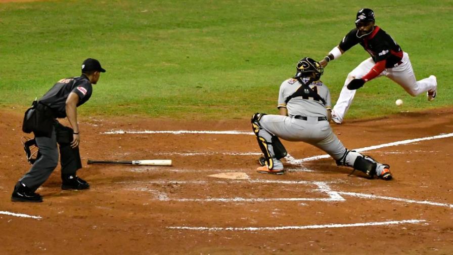 El Escogido blanquea a las Águilas y se queda solo en segundo lugar