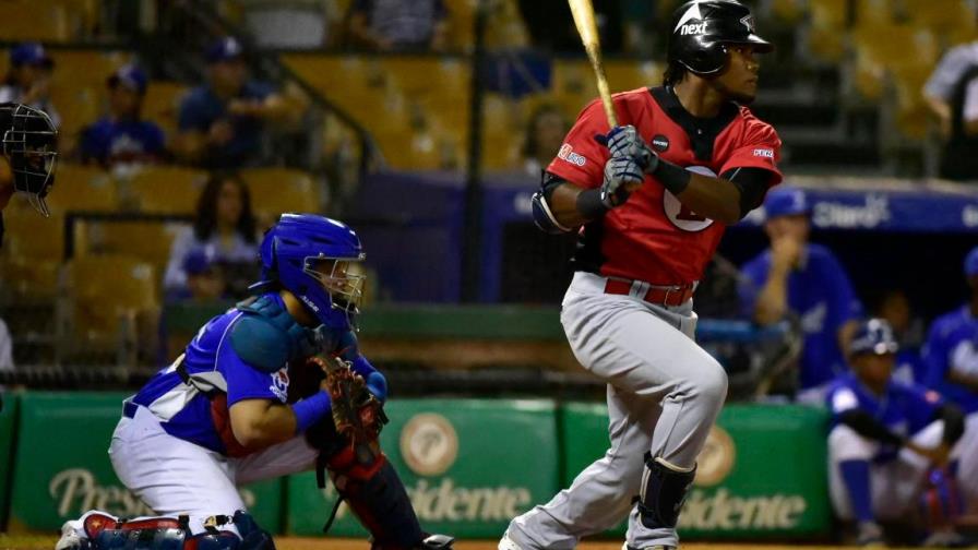 El Escogido gana por séptima vez al Licey y se queda solo en segundo