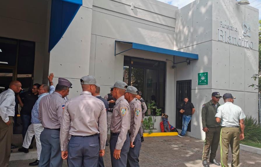 Oficial de los SWAT asesinado en Los Rosales se quitó el chaleco para buscar una salida pacífica a la crisis