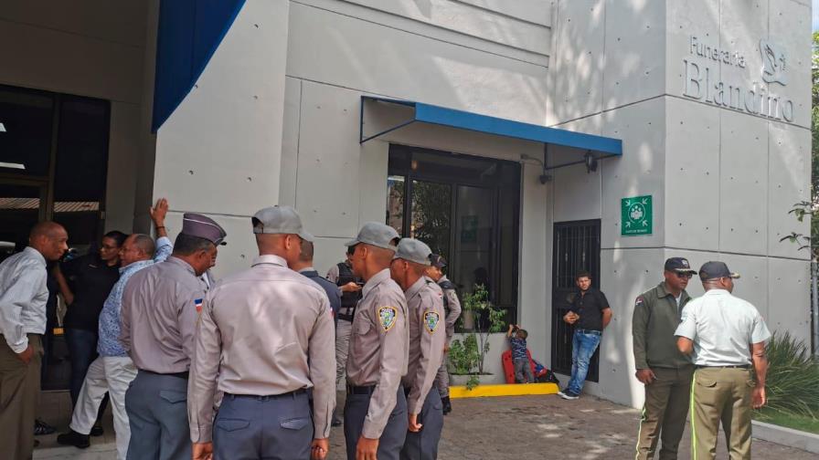 Oficial de los SWAT asesinado en Los Rosales se quitó el chaleco para buscar una salida pacífica a la crisis