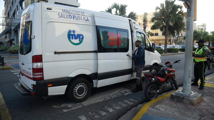 Dos heridos tras choque entre motoconchistas en la avenida Abraham Lincoln