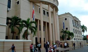 Aplazan audiencia contra esposo e hijastros sospechosos de asesinar a británica