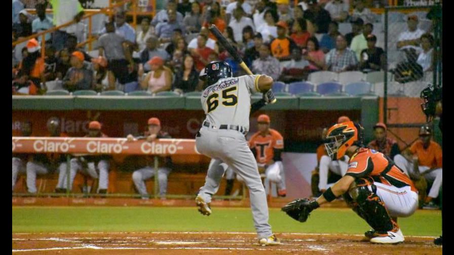 Con hit de Jorge Mateo los Toros siguen brincando la cerca