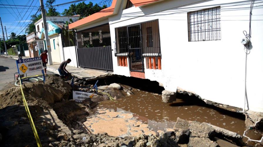 Explosión de tubería en Santiago causó daños materiales superan los 2 millones de pesos