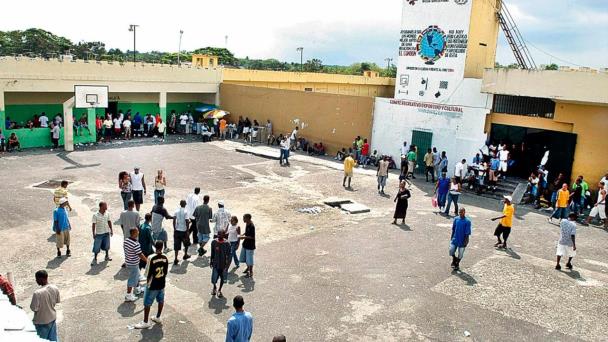 Muere un interno y dos resultan heridos durante riña en La Victoria