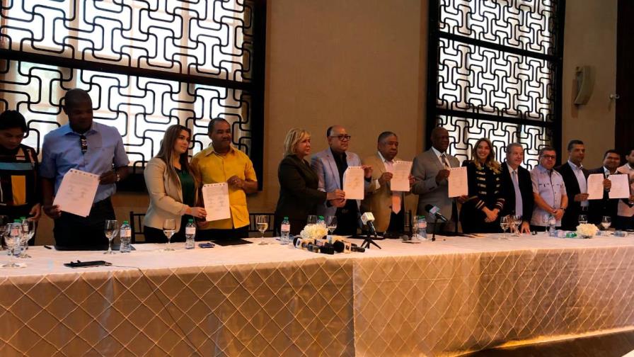 Aspirantes a alcaldes de oposición asumen compromisos para acciones en conjunto