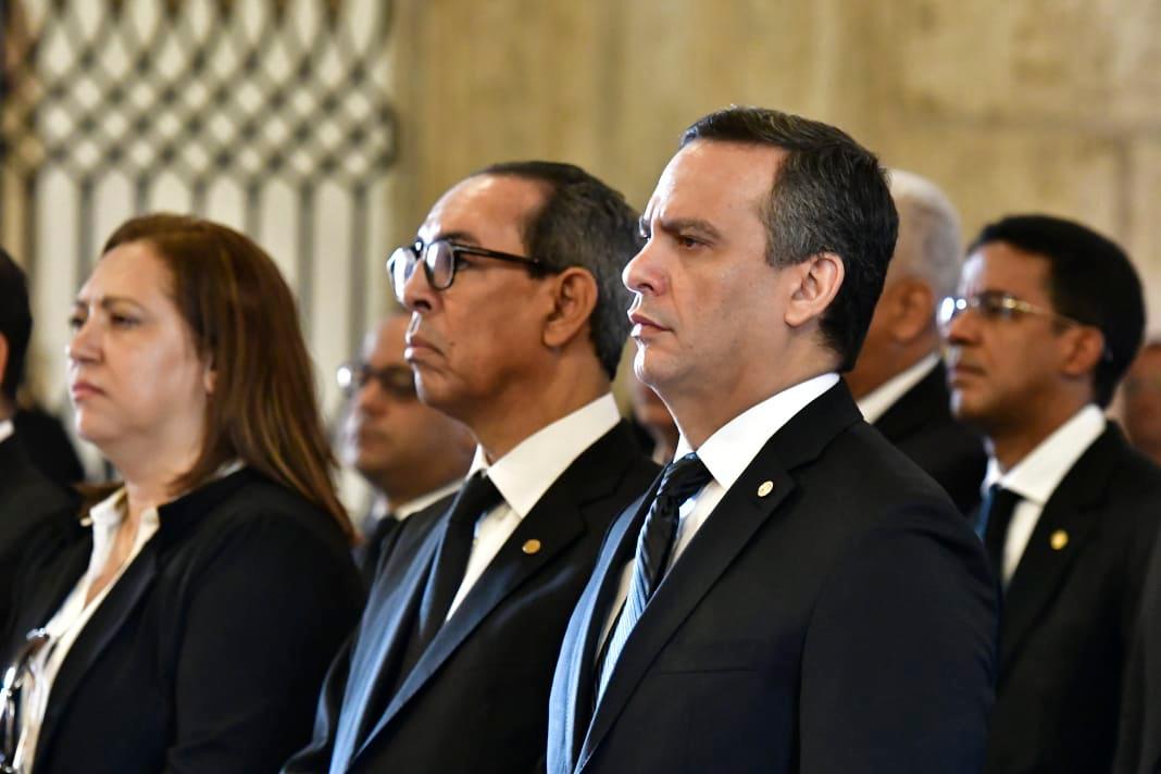 Miembros de la Suprema Corte de Justicia en la Misa Roja.