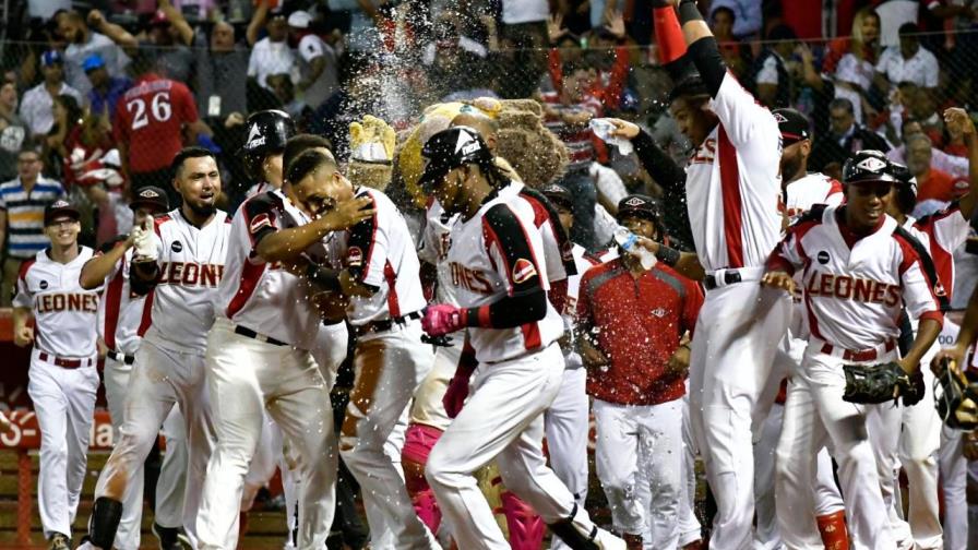 Con Gustavo Núñez de héroe el Escogido toma aire a costa del Licey
