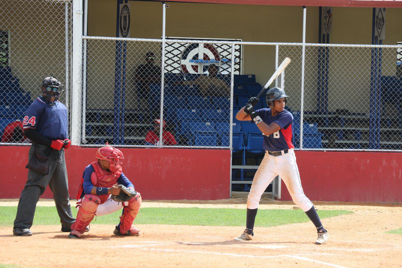 El Integral Program Baseball (IPB)  congrega niños desde los seis años, en los estadios de la Base Aérea de San Isidro.