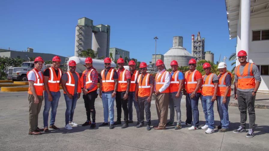 Peloteros de Palenque y empresa cementera coordinan acciones para mejorar comunidad