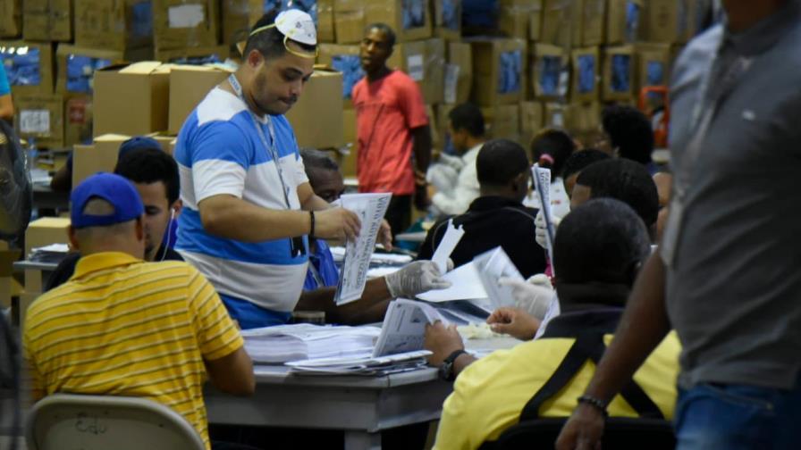 Arranca impresión de boletas con 256 mil correspondientes a 20 demarcaciones