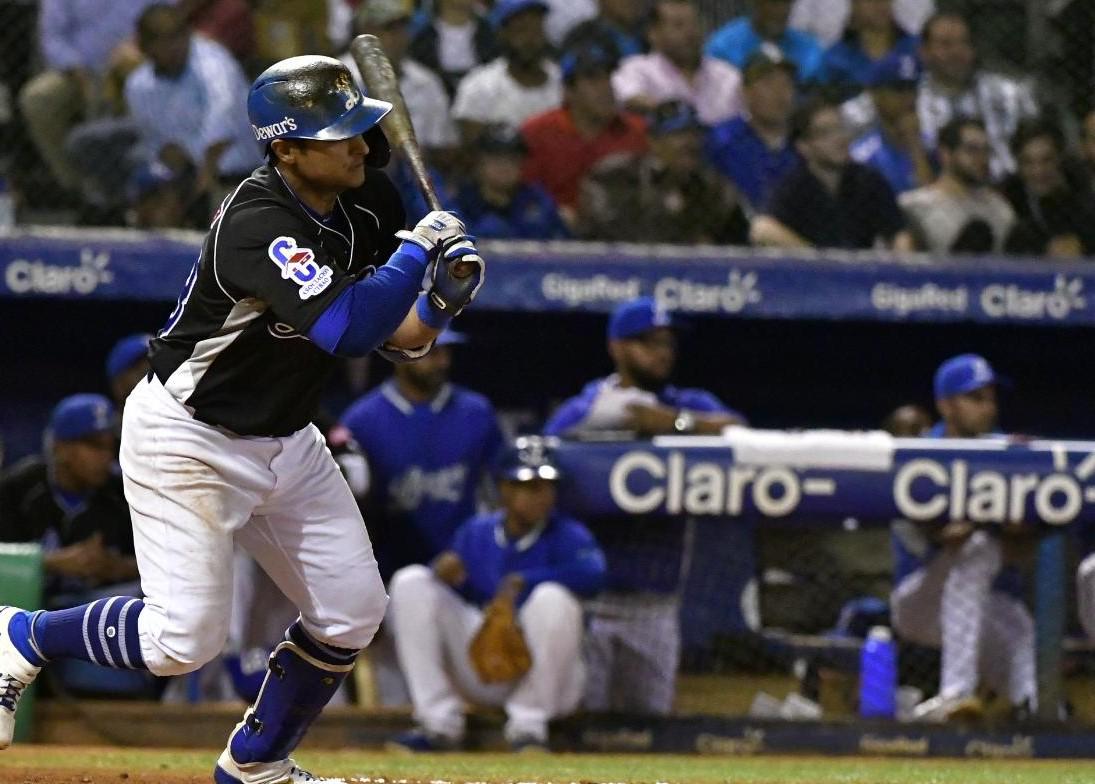 Donovan Solano ayudó a la ofensiva de los Tigres del Licey, que vencieron a los Toros del Este en la jornada del jueves 23/01/20. (DL/Félix León)