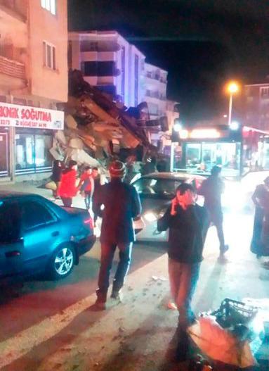 Terremoto de 6.8 grados sacude a Turquía