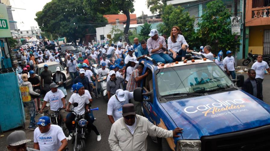 Carolina Mejía realiza la “Gran Caravana de la Capital”
