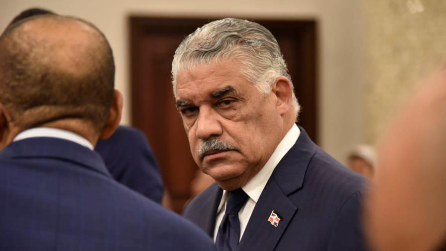 Miguel Vargas Maldonado dice que no ha recibido la renuncia de Hugo Beras