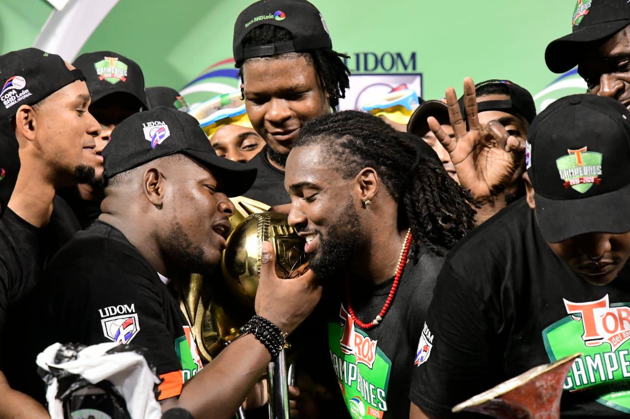 Los Toros del Este son los nuevos campeones de la pelota invernal dominicana. Representarán el país en la Serie del Caribe que será a partir del 1 de febrero en Puerto Rico.