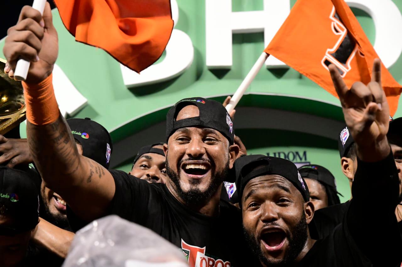 Los Toros del Este son los nuevos campeones de la pelota invernal dominicana. Representarán el país en la Serie del Caribe que será a partir del 1 de febrero en Puerto Rico.