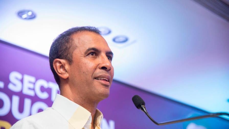 Contreras asegura tiene seis puntos por encima de Carolina Mejía