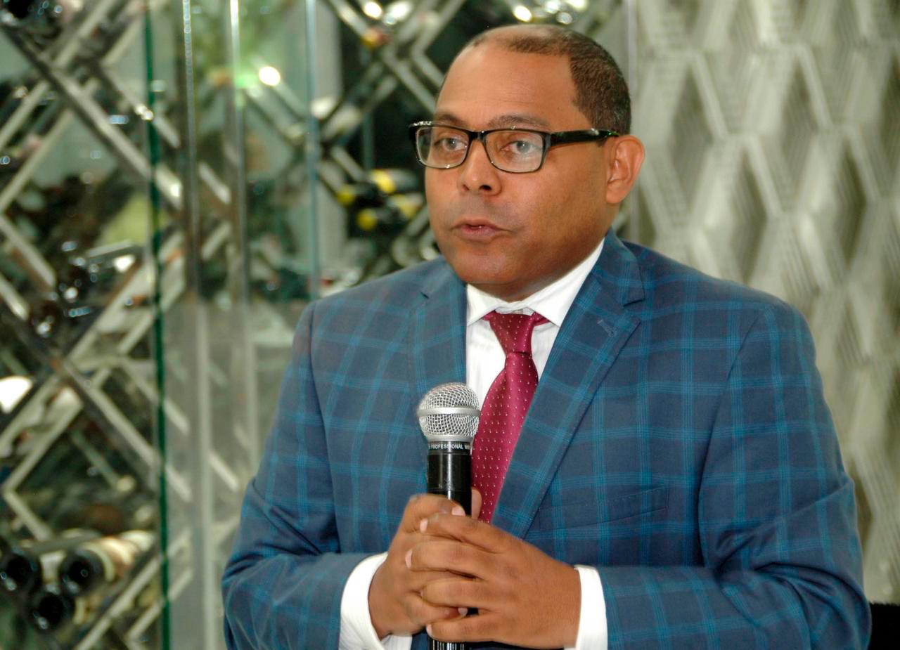 El periodista y escritor Fausto Polanco es el productor del programa Aquí está el merengue.