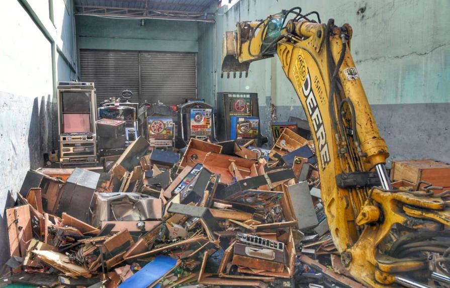 Destruyen más de 1,000 máquinas tragamonedas en Villas Agrícolas