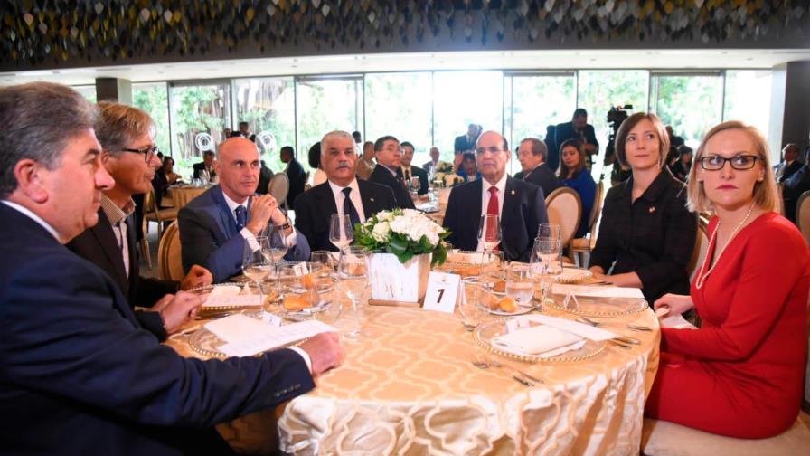 Canciller advierte a observadores quejas de los que pierden elecciones son normales Canciller advierte a observadores quejas de los que pierden elecciones son normales