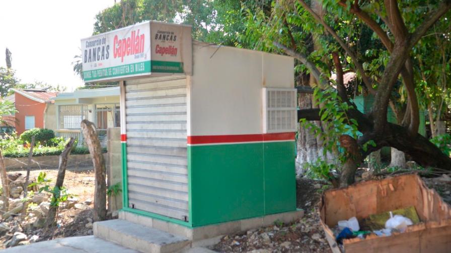 En cuidados intensivos empleada de una banca quemada por dos hombres en Santiago En cuidados intensivos empleada de una banca quemada por dos hombres en Santiago