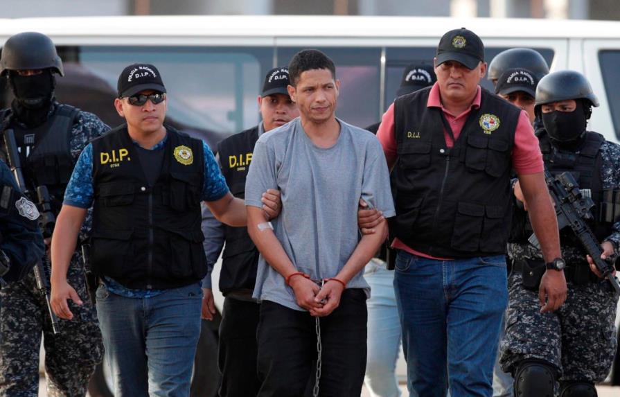Cancelan dos agentes por fuga de asesino dominicano de cárcel de Panamá 