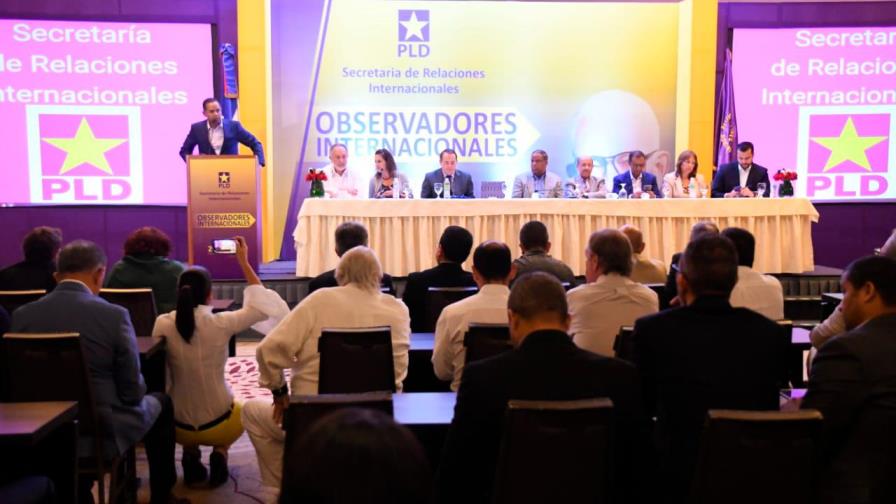Observadores de la Internacional Socialista se reúnen con miembros del PLD Observadores de la Internacional Socialista se reúnen con miembros del PLD