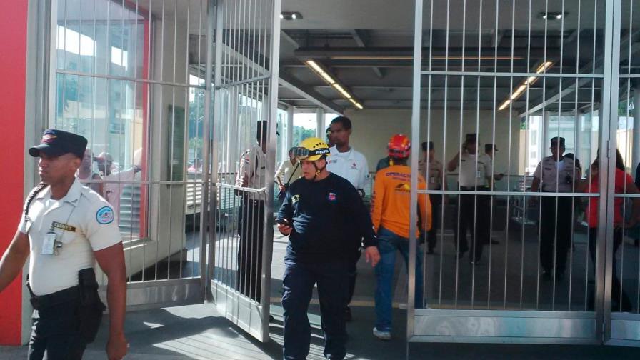 Dos unidades de bomberos en estación del Metro tras falla en el servicio