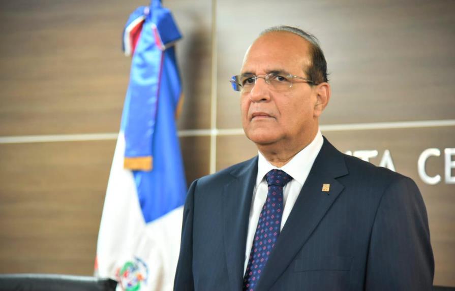 Castaños Guzmán rechaza renunciar como presidente de la JCE