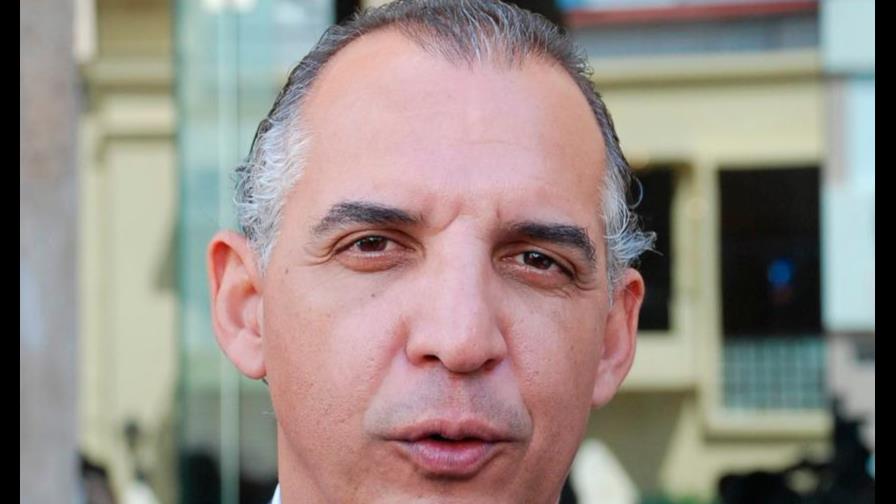 Empresario Fernando Capellán llama a políticos a pensar en la gente y no en ellos