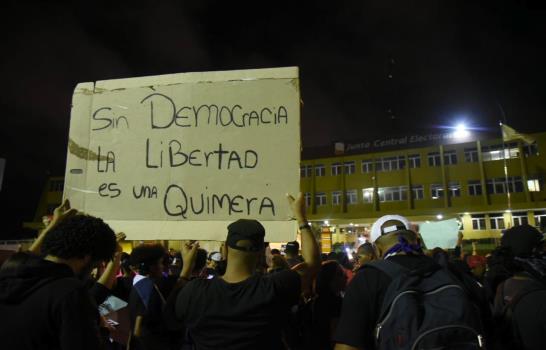 Manifestantes de la Plaza de la Bandera harán pausa este domingo para no mezclarse con marcha opositora