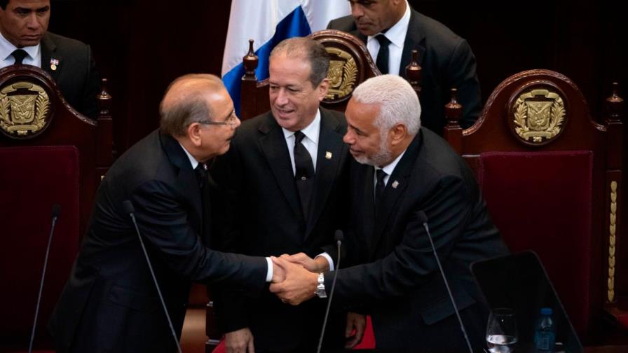 “Un milagro económico” lleno de deudas que amenaza el futuro de dominicanos