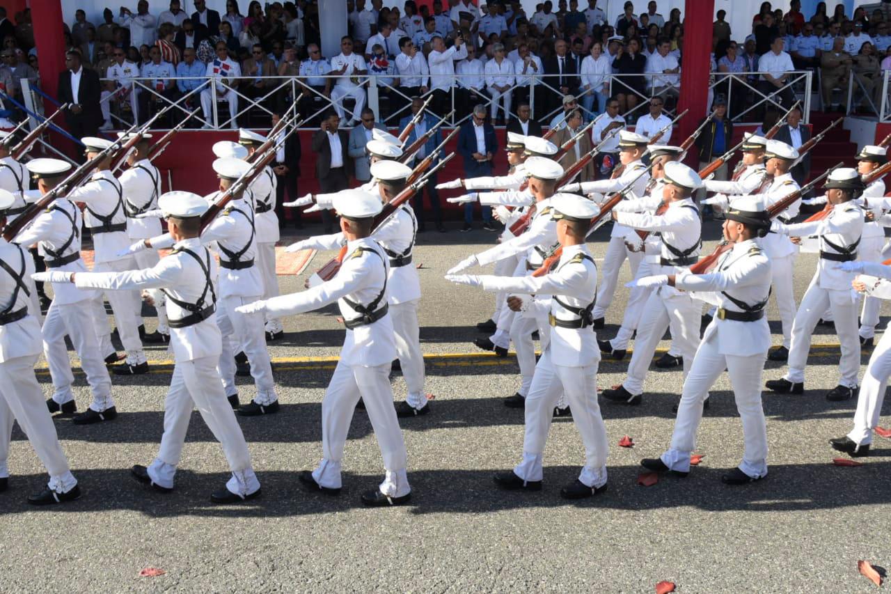 Desfile de los diferentes cuerpos castrenses de la República Dominicana, celebrado en el Malecón, con motivo de la celebración del 176 aniversario de la Independencia Nacional