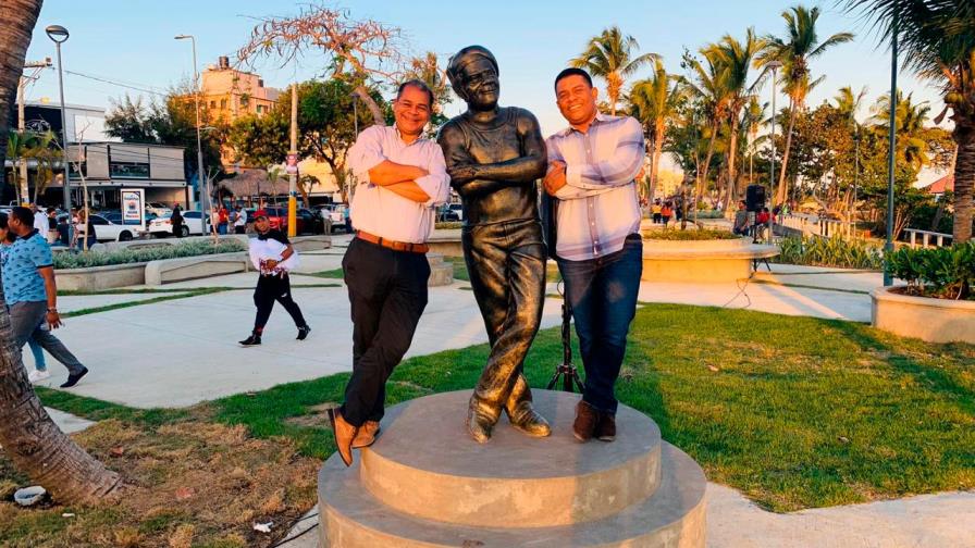 Develizan estatuas para homenajear a figuras del arte y del deporte 