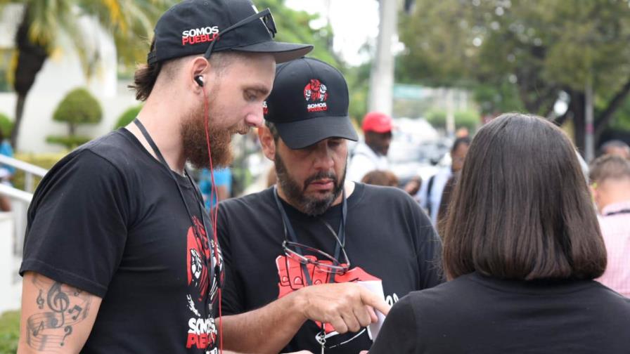 Jóvenes expresan que el CES atentó contra la democracia al realizar reunión a puertas cerradas Jóvenes expresan que el CES atentó contra la democracia al realizar reunión a puertas cerradas