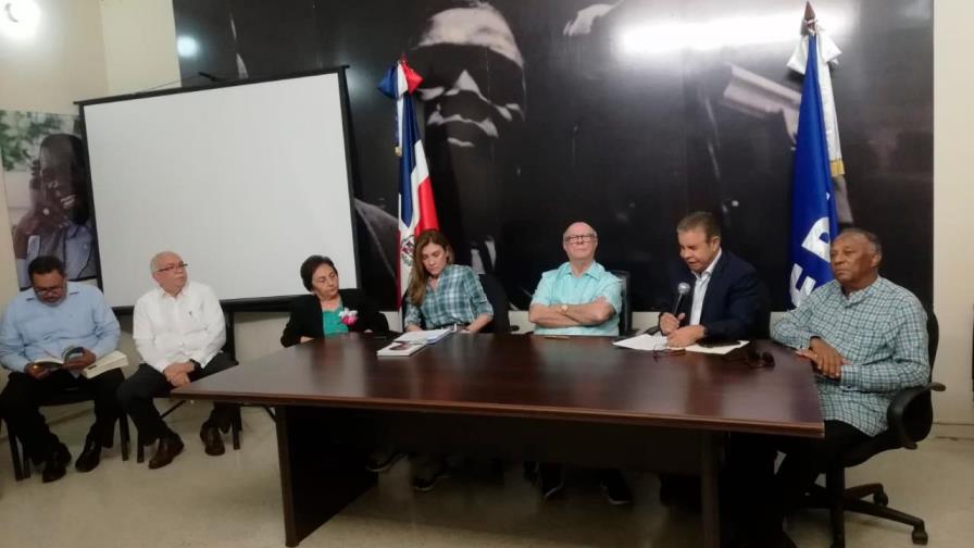 Hipólito asegura que apoyará “sin reservas” compañero de boleta que escoja Abinader Hipólito asegura que apoyará “sin reservas” compañero de boleta que escoja Abinader