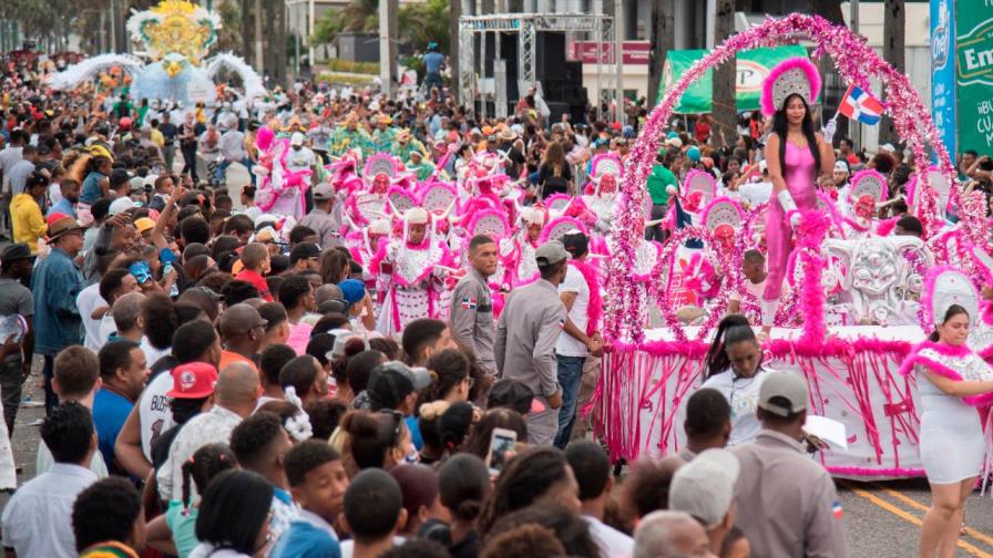 Buena asistencia en recorrido del Desfile Nacional del Carnaval 2020