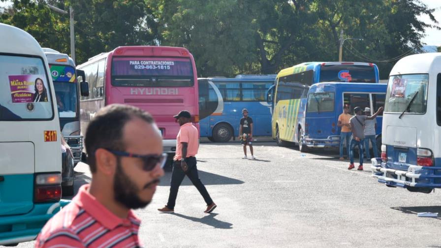 Paradores del Sur abarrotados de personas por motivo de las elecciones Paradores del Sur abarrotados de personas por motivo de las elecciones