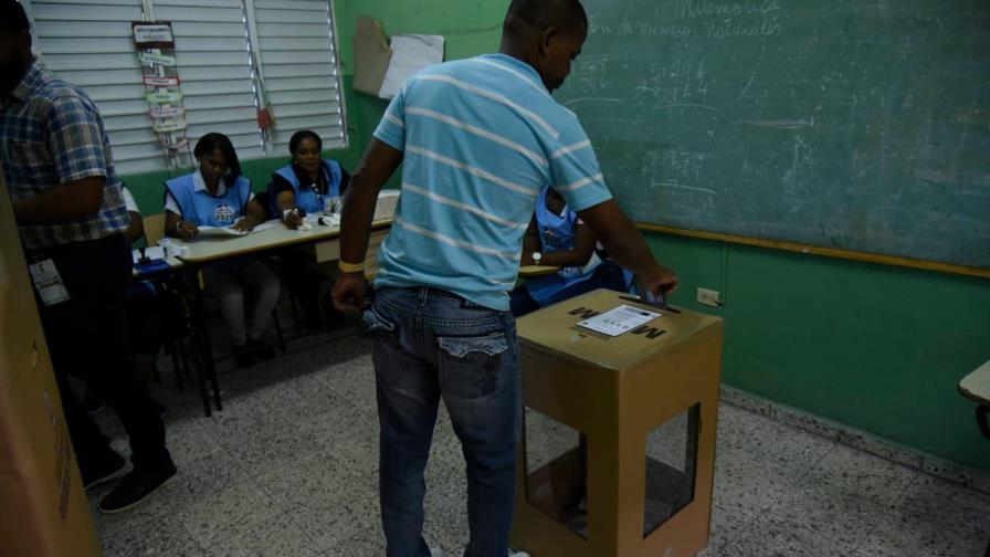 San Cristóbal vota en calma y con rapidez San Cristóbal vota en calma y con rapidez