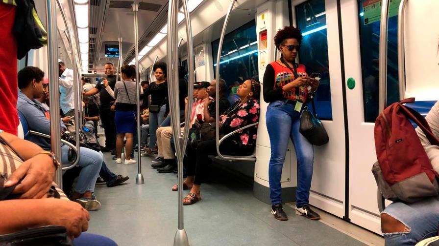 Hoy el Metro es gratis, ciudadanos aprovechan la medida