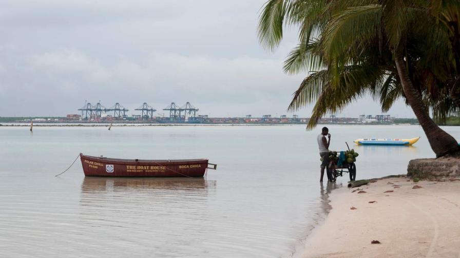 Autoridades de Boca Chica piden a munícipes mantenerse en casa y cumplir con toque de queda Autoridades de Boca Chica piden a munícipes mantenerse en casa y cumplir con toque de queda
